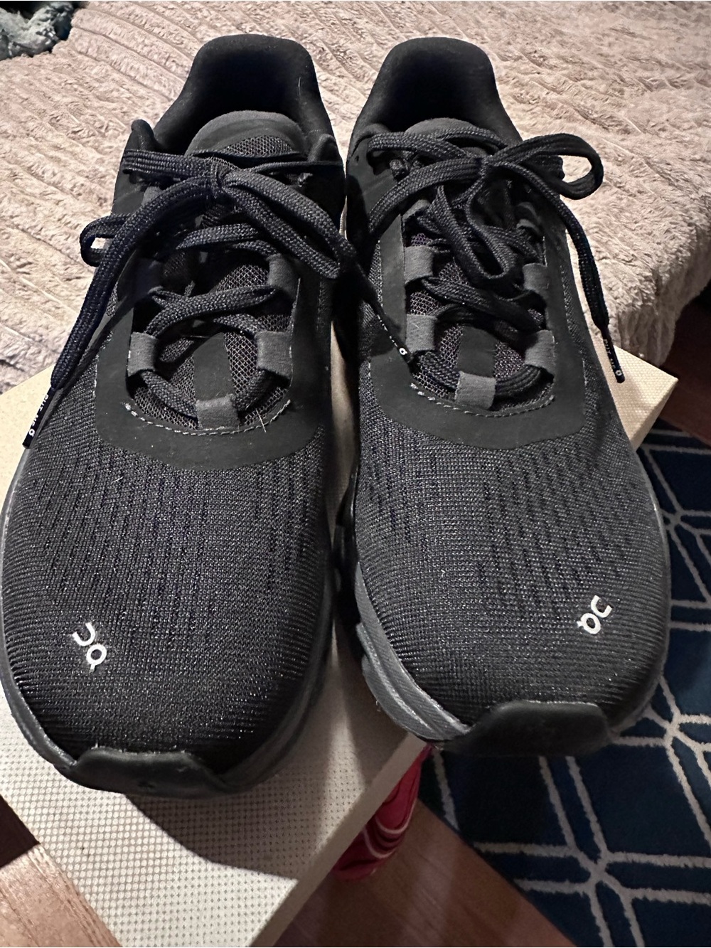 Women's OC Cloudmonster Running Shoes - Sleek Lightweight Design